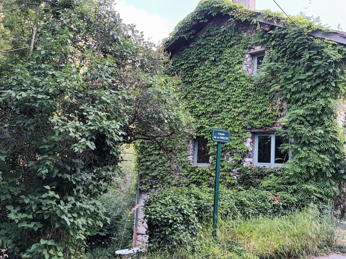 Appartement Deux Pieces De Caractere Au Coeur Des Gorges à Engins Extérieur photo